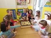 Pečeme koláče ve školce